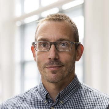 headshot of Steven Van Lanen